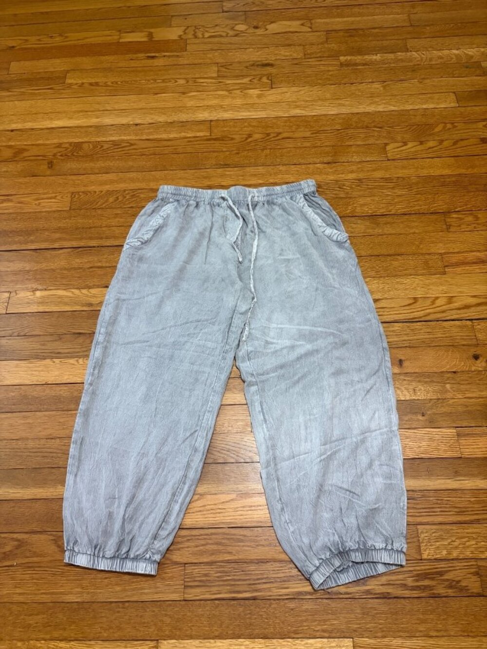 Solitaire Womens Crop Sweatpants Sz XL Gray Elastic Waist Tapered Rayon Joggers